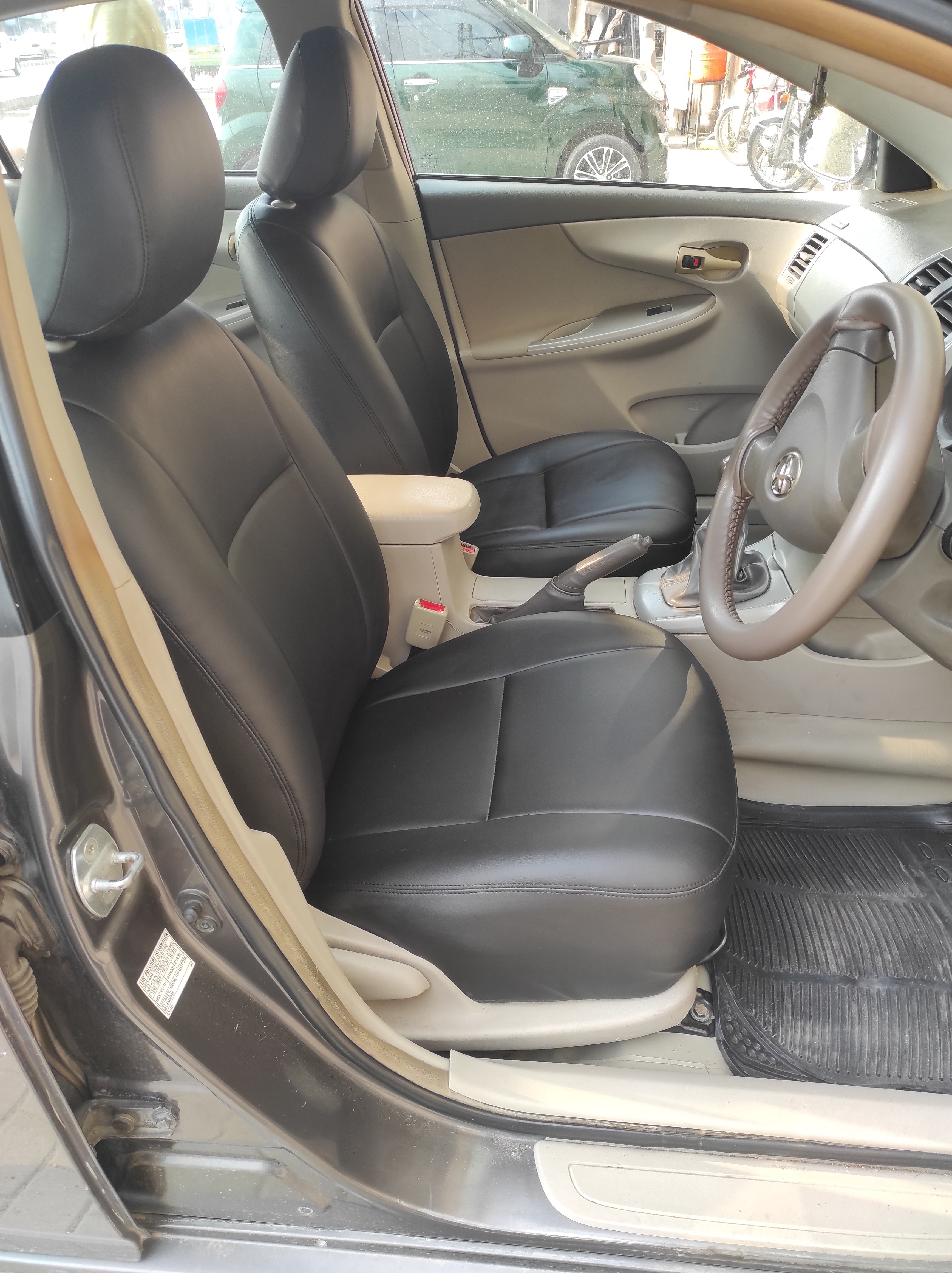 Toyota Corolla 2009-2014 black seat poshish