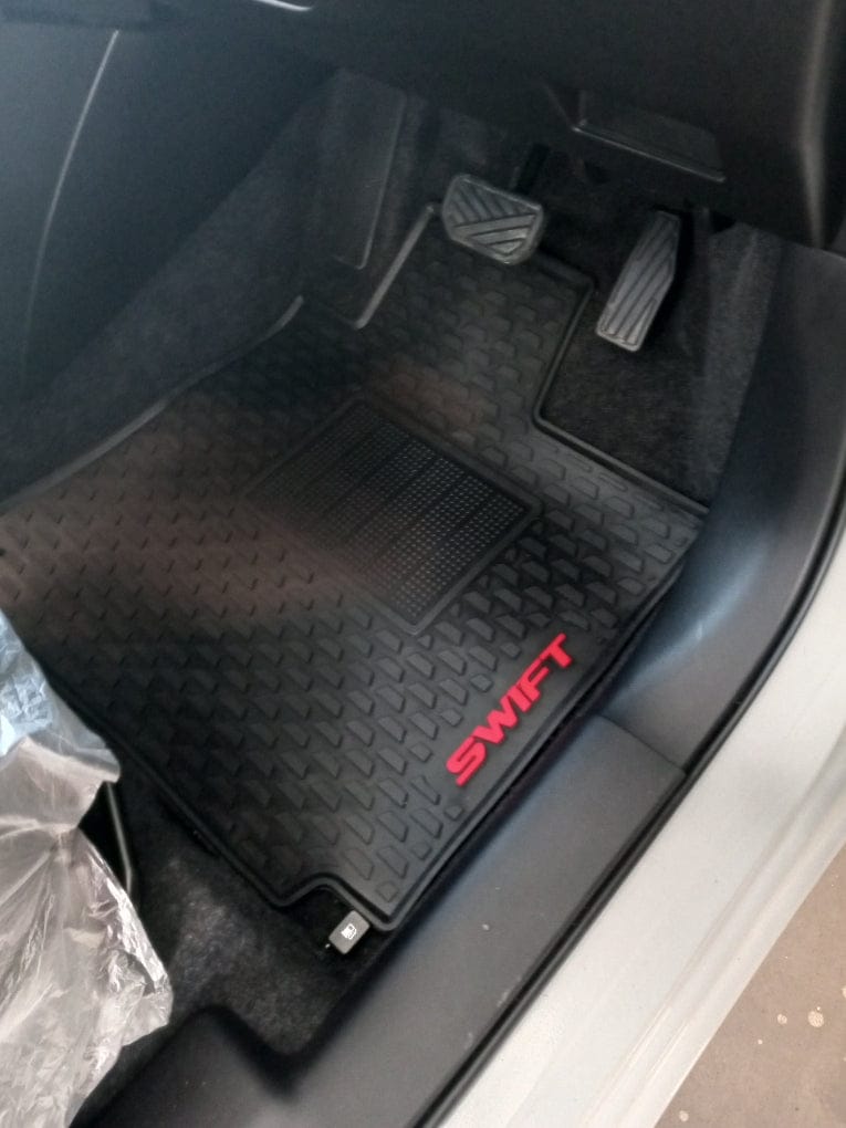 Suzuki swift 2024 premium Rubber mats